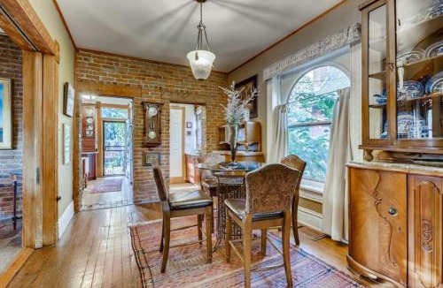 Whittier House | Artsy Victorian Great Location And Amazing Outdoor Space