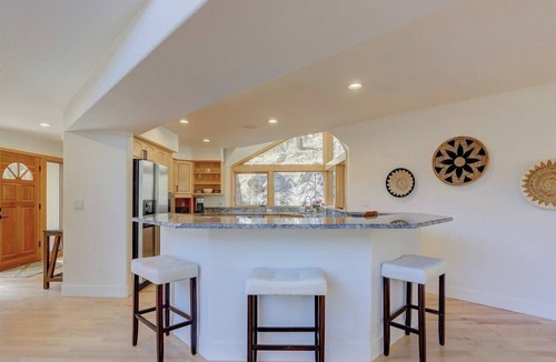 Boulder House | As Seen On TV: Boulder Mountain Retreat - 6 Bedroom, Walkable to Pearl, 2 acres