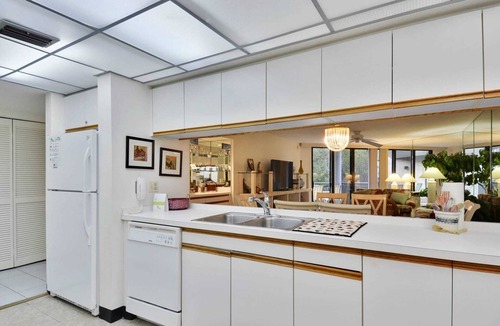 New Town Cottage | Atlantic Paradise by Avantstay Great Location w/Balcony, Outdoor Dining & Shared Pool & Hot Tub!