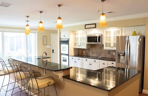 Benton Harbor House | Audubon Acres l pool table & outdoor dining