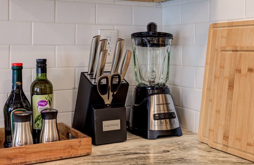 McKinney House | Austin Modern Chic Escape - 10 mins away from Downtown & Airport