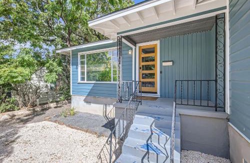 Austin House | Authentic Austin Pad with Roof-top Deck Bar