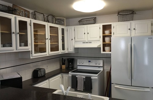 Glenwood Grove - North Iris Condo | AVAILABLE DEC 15 Boulder Executive Style Home, high spd int, quiet, very nice
