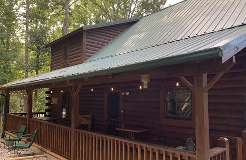 Seymour Cabin | Away From It All