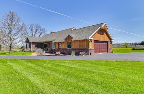 Teall Beach House | Awesome Geneva Home with Patio Near Seneca Lake!