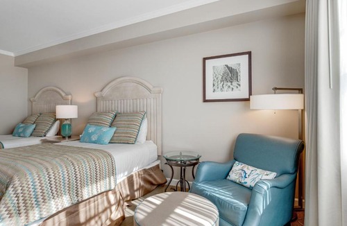 Isle of Palms Hotel | B317 Residence at Sweetgrass