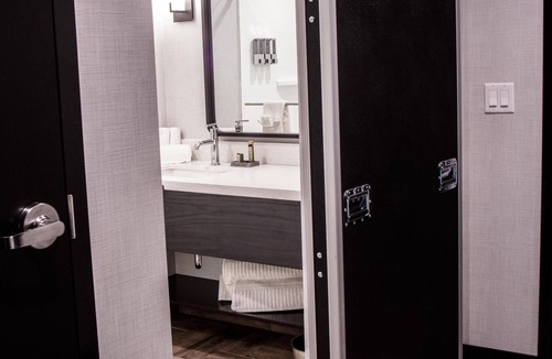 Lititz Hotel | Backstage vibe- Lancaster charm -King Room w/Kitchenette & Separate Seating Area