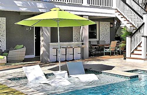Isle of Palms House | Backyard Oasis- Steps 2 Beach, Private Pool & Bar, Sleeps 16, 7 Bedrooms 5 and a half bathrooms "The Lucky Penny"