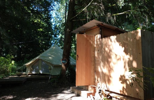 Bainbridge Island Cabin | Bainbridge Island Dome Tent on a Farm with a Pool