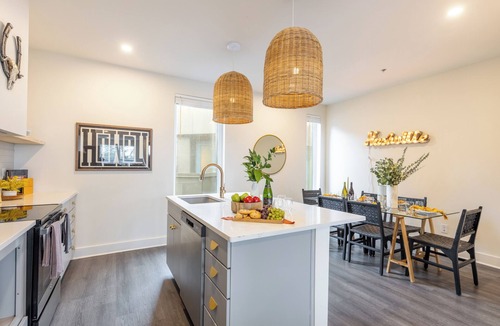 Five Points House | Balcony + Mins to DT | The Outrider 3BR Suite