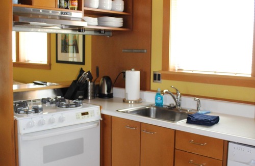 Ballard Apartment | Ballard 2 Bdrm & 2 lofts Apt. with air conditioner, sleeps up to 6 guests