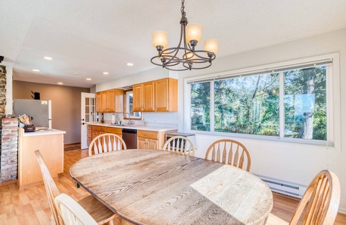 Neahkahnie Beach House | Bamboo House! Cozy Ocean View Home in Manzanita with Large Deck and Fire Pit!
