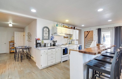 Bandon House | Bandon Home w/Patio, Steps to South Jetty Park