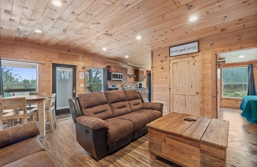 South Pittsburg House | Barndominium at Paradise Pointe