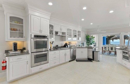 Clear Lake Shores House | Bayfront Luxury House with Pool near Kemah Boardwalk with Pier