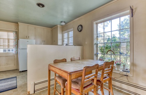 Seaside House | Beach home two blocks from shore & two minutes from town