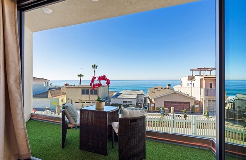 South Oceanside House | Beach View Pet Friendly Home with a Spa Pe-1724