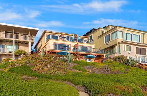 Carlsbad Village Condo | Beachfront condo with balcony & deck