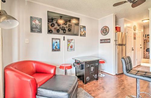 North Beach Apartment | Beachfront Corpus Christi Condo with Arcade Room!