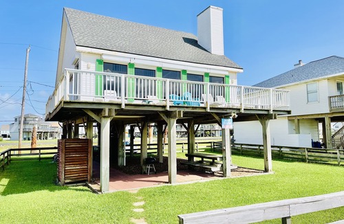 Galveston House | Beachfront/Gulf Front Property/Dog Friendly
