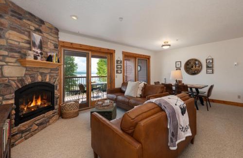 Grand Lake Apartment | Beacon Landing Condo, Lakefront on Lake Granby, Luxurious Quality with Marina Right Outside