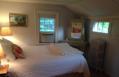 Red Hook Other | Beautiful 3 Bedroom Farmhouse with Pool, Pond and Vegetable Garden