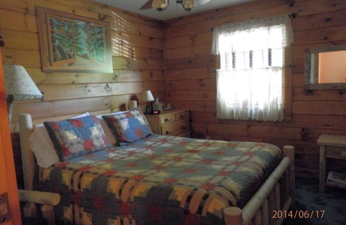 The Glen Cabin | Beautiful Adirondack Lodge just 15 Minutes from Gore Mt ski area & Lake George