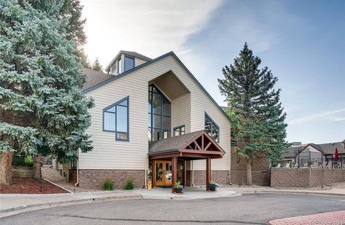 Englewood Apartment | Beautiful And Updated Studio Condo In DTC!