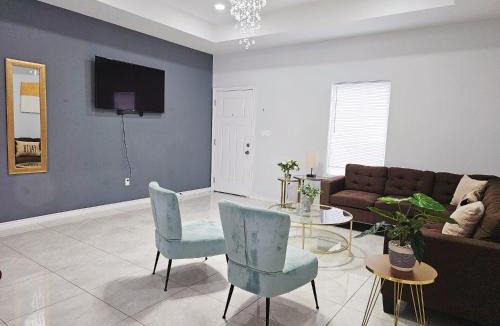 Weslaco Apartment | Beautiful apartment 9 min to Mercedes outlets