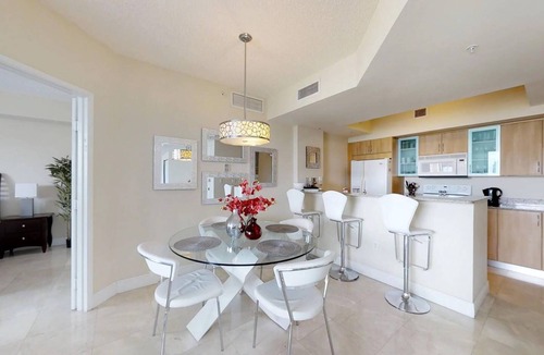 Sunny Isles Beach Apartment | Beautiful Asian retreat 2bd/2bth Apt. min to beach