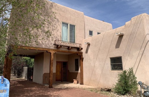 Los Griegos House | Beautiful Authentic Adobe Home 7.5 miles from Balloon Fiesta Park