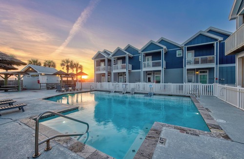 Corpus Christi House | Beautiful Beachside Townhouse w/Gulf Views, Across the street from the Beach