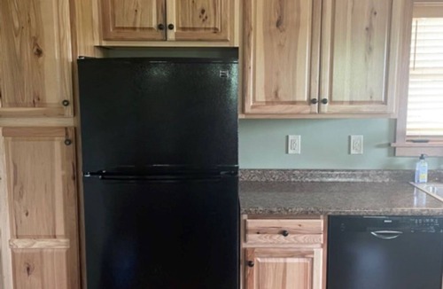 James Creek Cabin | Beautiful Cabin 1 Mile from the Boat Launch and Close to Many Others!