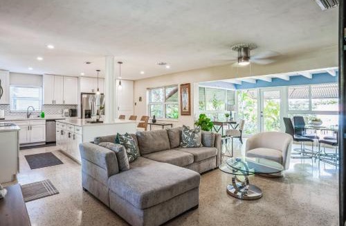 Poinsettia Heights House | Beautiful Comfy Home With Private Hot Tub Close To Beach home