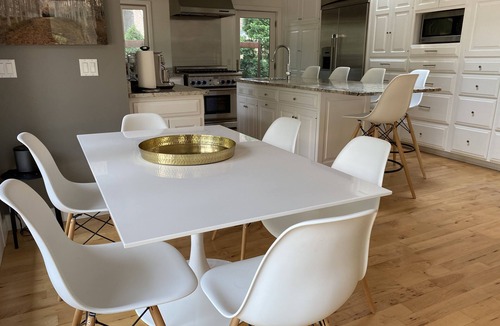 Saint Joseph House | Beautiful Contemporary Ranch Style Home - 6 Bds, 4.5 Baths - Convenient Location