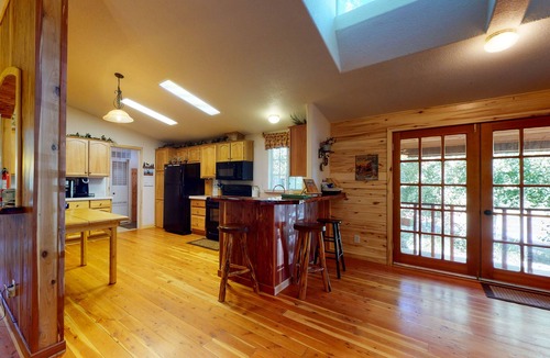 South Fork Cabin | Beautiful country main house next to mountains w/new barn & corral/free WiFi