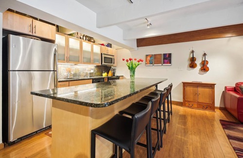 Downtown Condo | Beautiful Deluxe Rated Condo w/Hot Tub