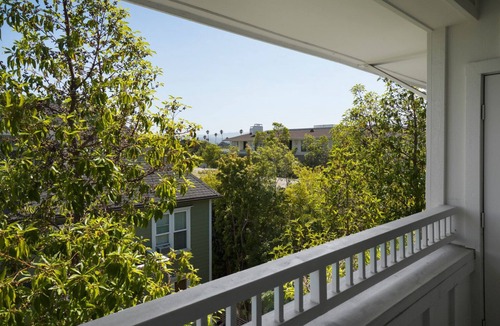 Central San Mateo Apartment | Beautiful Fremont 1BR w/W/D, Gym & Pool, nr Tesla, by Blueground