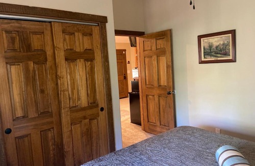 Crestline House | Beautiful guesthouse in Crestline
