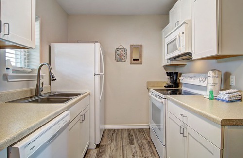 Port Aransas Condo | Beautiful gulf views from this Sea Isle Village condo!