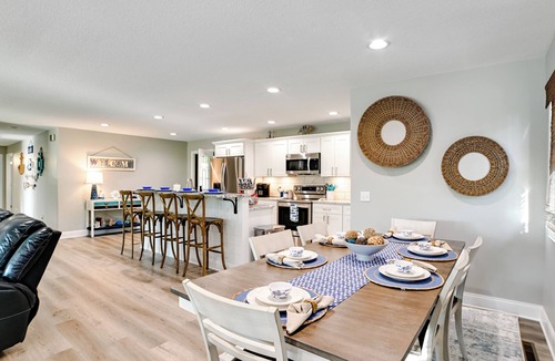 New Concord House | Beautiful Kentucky Lake Getaway w/Dock & Deck!