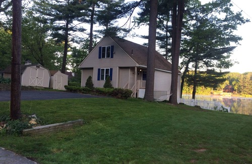 Sturbridge House | Beautiful Lakefront Home in Heart of Massachusetts Near Antiquing and Breweries