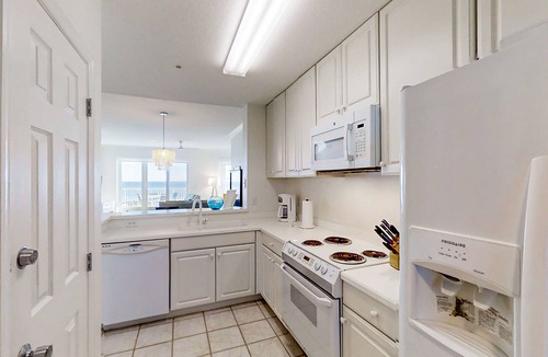 Amelia City Condo | Beautiful Oceanfront Getaway w/Shared Pool, Central AC, Elevator, & W/D
