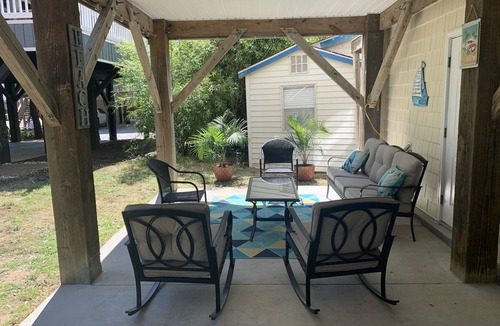 Surfside Beach House | Beautiful Ocean Lakes Beach Home.100 Yards to the Beach.