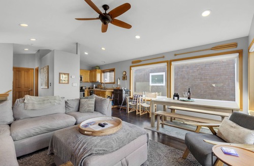 Tolovana Park House | Beautiful Ocean Views at Cannon Beach