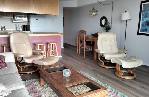 Lincoln City Condo | Beautiful On Beach, Siletz Bay-front Lincoln City, Condo, Wifi, Ocean Bay View