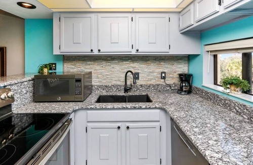 Siesta Key Condo | Beautiful one bedroom condo on Siesta Key. minutes from Siesta key Beach!