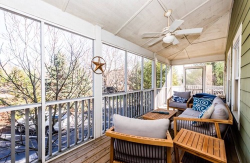 Union Pier Condo | Beautiful Union Pier Condo with Association Pool! Close To Beach and Downtown!