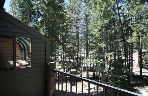 Mammoth Lakes Condo | Beautiful Upgraded Condo w/Private Spa.Dogs Considered 15min Walk to the Village