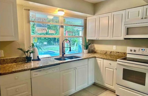 Golden Glades House | Beautiful Villa with Pool in awesome Miami!